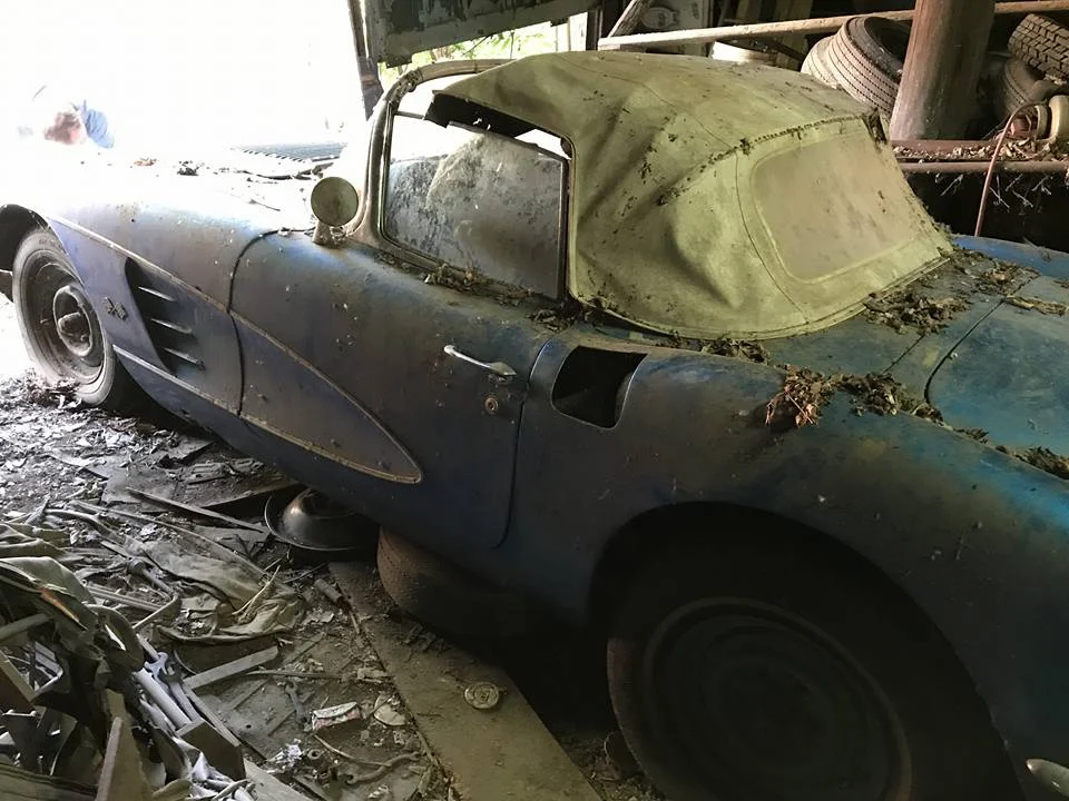 zniszczony-samochod.jpg